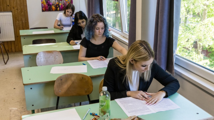 Ezek közül választhattak a magyarérettségi második részében a diákok