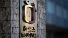 Tömegek lepték el Prága utcáit a közmédia miatt
