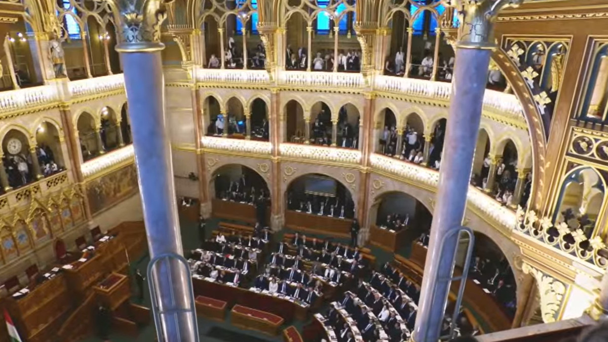 Most alakul meg az új Országgyűlés – percről percre