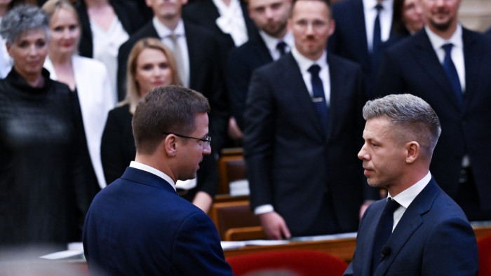 Reggel a Sándor-palotában – Újabb Facebook-párbaj Gulyás Gergely és Magyar Péter között