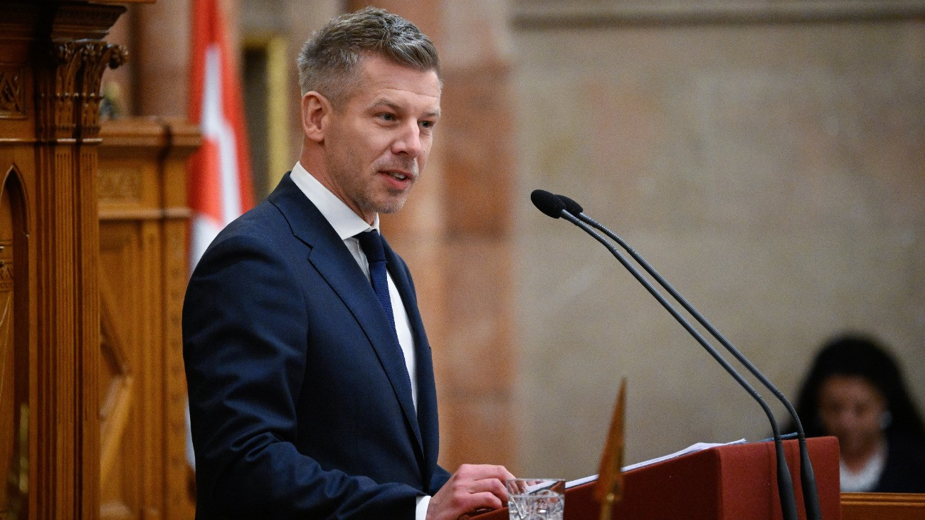 „A Tisza-kormány a nemzet, és nem a miniszterelnök szolgálója lesz” – Magyar Péter miniszterei eskütételén