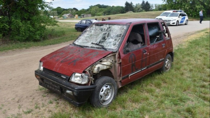 15 éves sofőr menekült a rendőrök elől egy roncskocsival – fotó