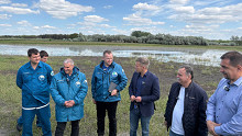 Megállt az első kormányülésre tartó Tisza-kormány az aszály miatt útközben, kiszálltak Ópusztaszer előtt