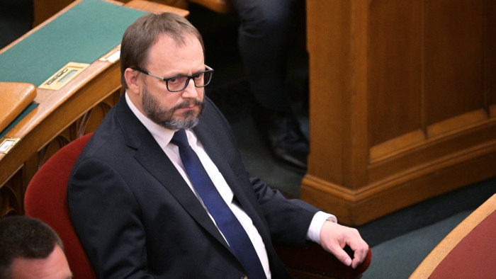 2027-ben visszaállítják a katát, és széles körben elérhető lesz – mondta Kármán András pénzügyminiszter