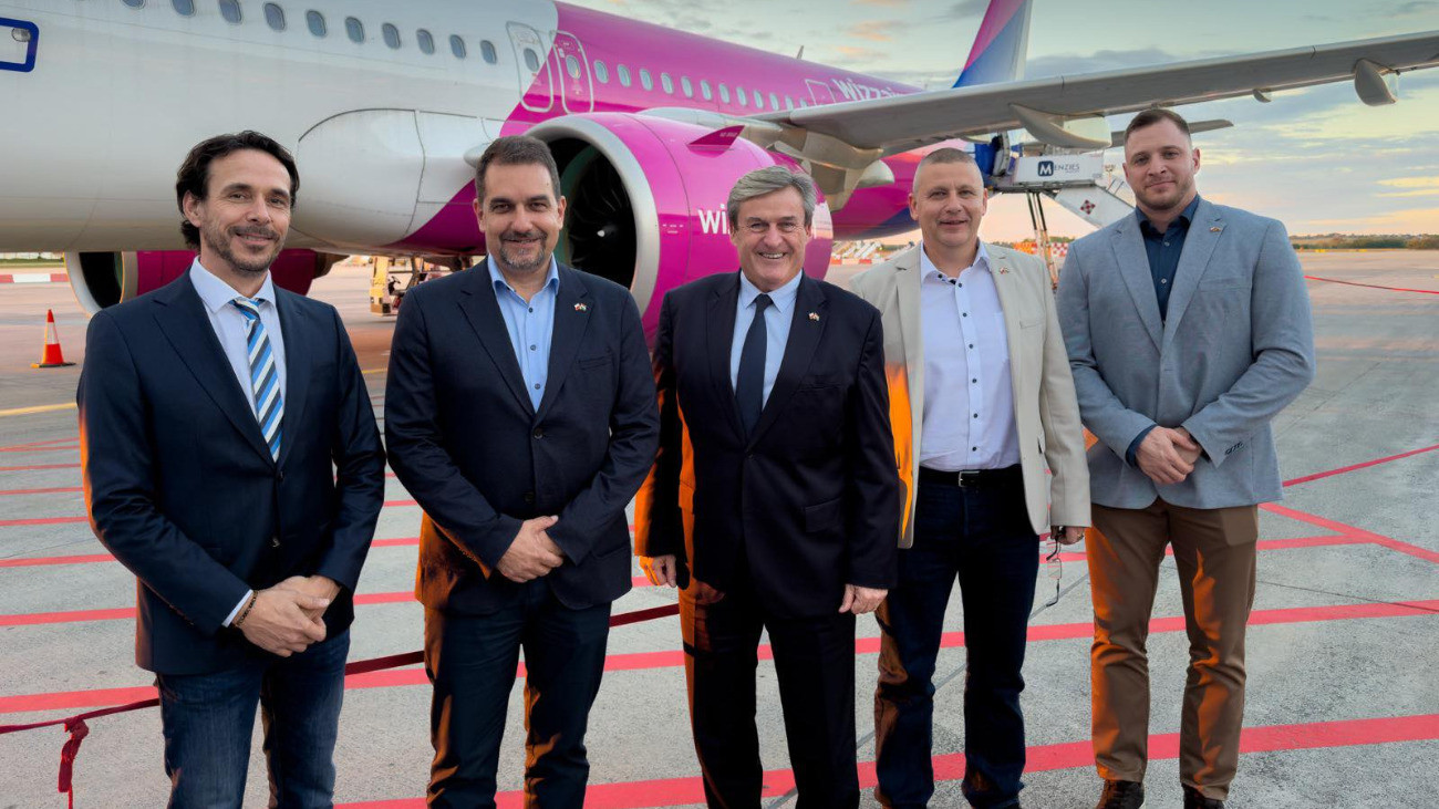 Egy madár miatt késett három magyar miniszter