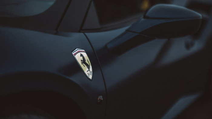 Bemutatták az első teljesen elektromos Ferrarit, a befektetők nem reagáltak jól