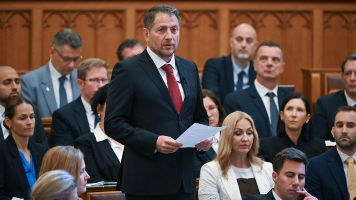 Autópályák, hulladék, kaszinók: felülvizsgálják a koncessziós szerződéseket