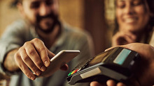 Ennyivel drágulnak a számlák júliustól, ha véget ér a bankszámlastop 