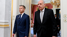 Magyar Péter reagált arra, hogy Sulyok Tamás külföldi segítséget kért
