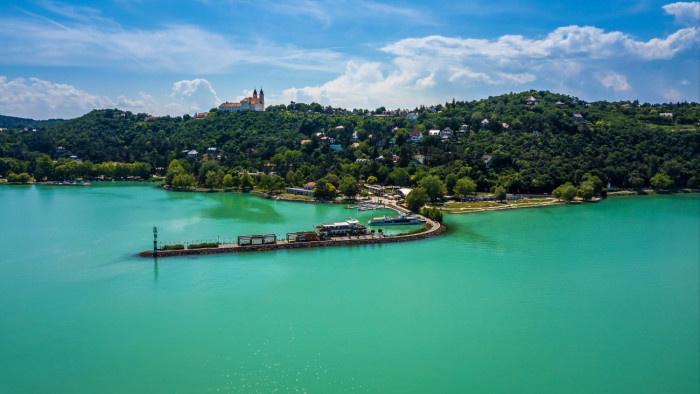 Megbolydult a Balaton két kiemelt pontja