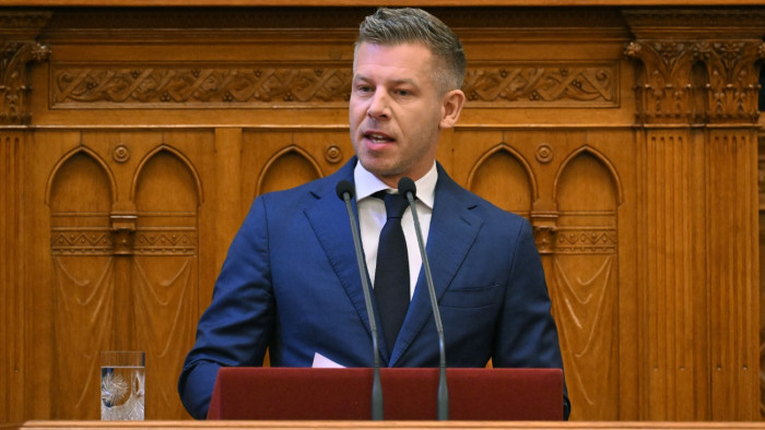 Jön a vagyonadó: Magyar Péter posztolt a kormányülés után