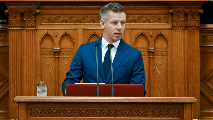 Magyar Péter az Országgyűlésben: az Orbán-kormány elkezdett építeni egy migránstábort, de közben hazudott a szavazóknak
