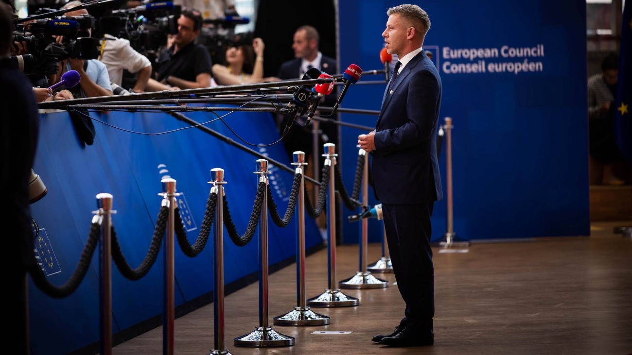 „Nem népszerű szeretnék lenni Brüsszelben” – Magyar Péter az EU-csúcs második napjának reggelén