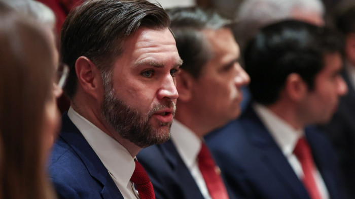 JD Vance: nincs jele annak, hogy Irán továbbra is lezárva tartja a Hormuzi-szorost