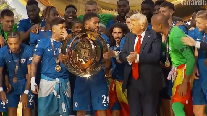 A sporttörténelem fontos pillanatára „csekkolt be” Donald Trump