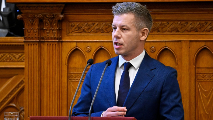 Magyar Péter: vége a bábszínháznak!
