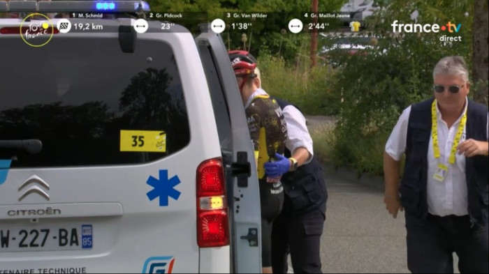 Csúnya bukása után feladni kényszerült Vingegaard, műtétre szorul – videó