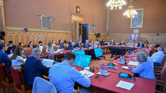 Szokatlan dolog történik az Országgyűlésben