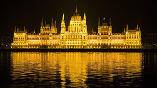 Elsötétül a Parlament is