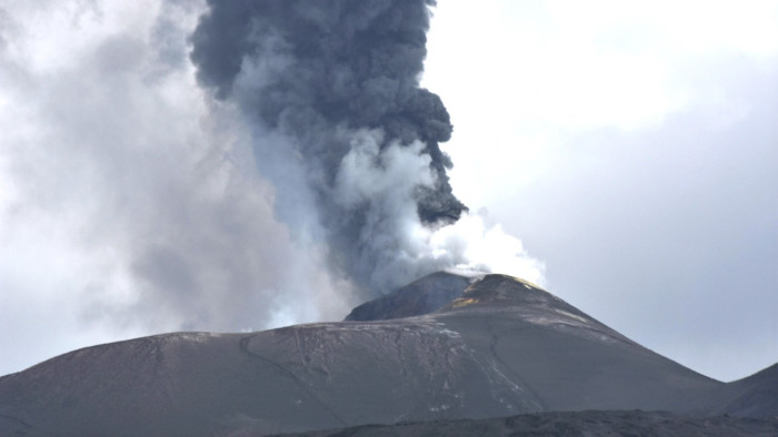 Újra elszabadult az Etna, káoszt okozva Szicílián