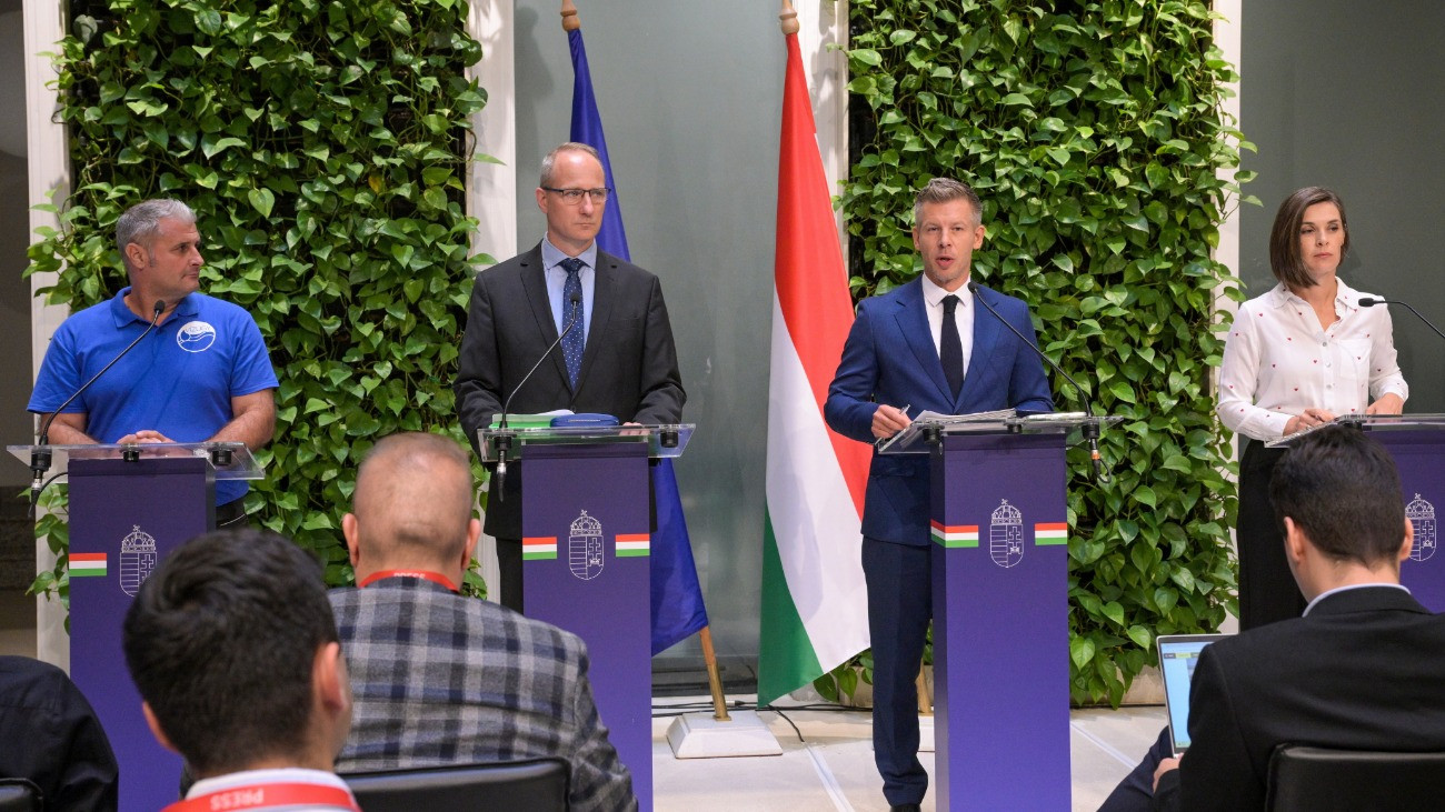 Megkezdődött a dunai fenékküszöb emelése – Kormányszóvivői tájékoztató