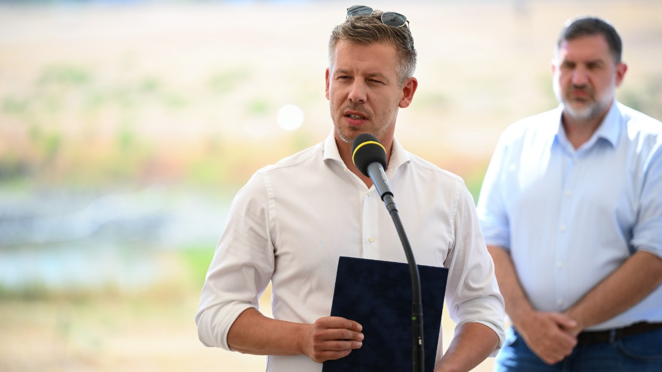 Magyar Péter: három évtizede nem látott komplexitású, nehézségű munka zajlik