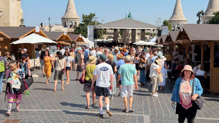 Megdőlt a fővárosi melegrekord, hajszálon múlt az új országos rekord