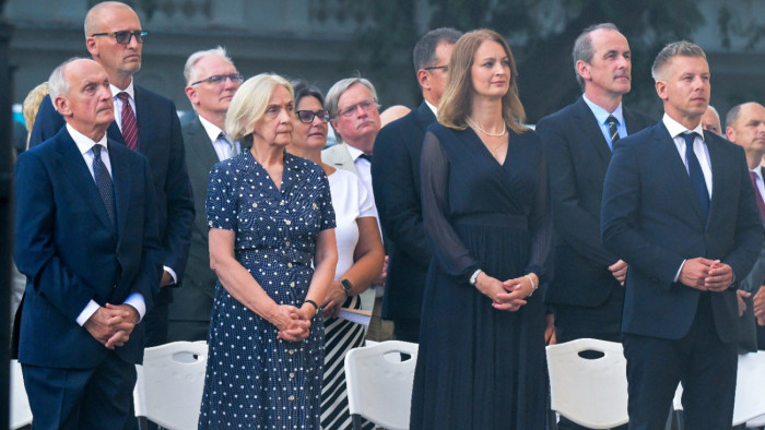 Magyar Péter így töltődik fel – videó