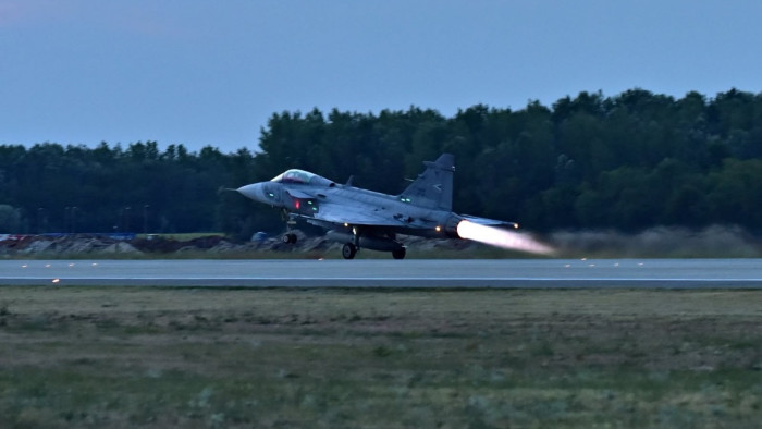 Egy géppár lehetett a levegőben, amikor lezuhant a Gripen – videó