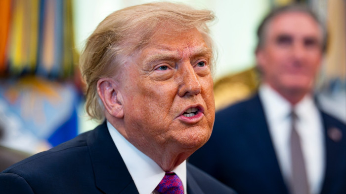 Donald Trump béketerve Moszkvába, majd Kijevbe érkezik