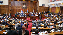 Kezdeményezi a parlament feloszlatását a szerb kormány