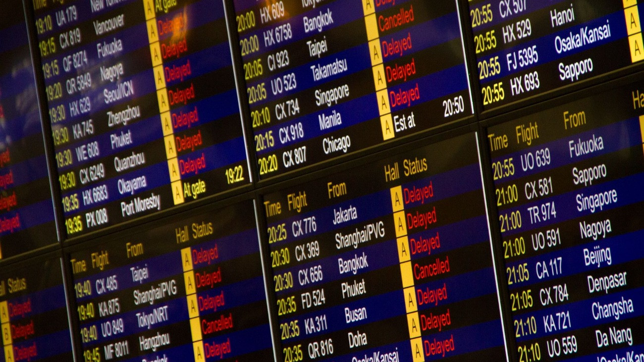 Több száz járatot kellett törölni a brit légiirányítási rendszer bakija miatt – kiakadt a Wizz Air és a Ryanair