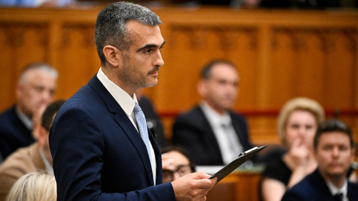 Súlyos betegségéről számolt be a Tisza parlamenti képviselője