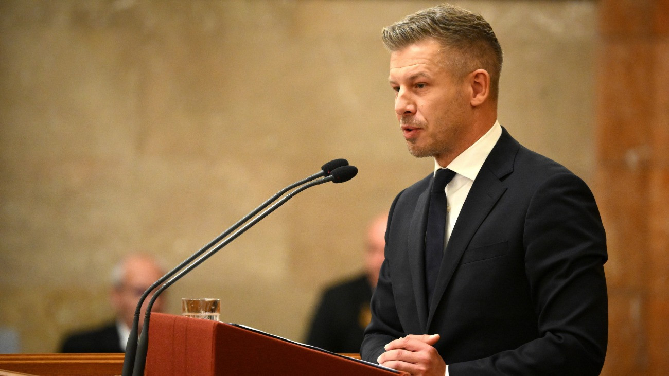Magyar Péter napirend előtt a parlamentben a mentelmi jogok kiadása és Seszták Miklós őrizetbe vétele után