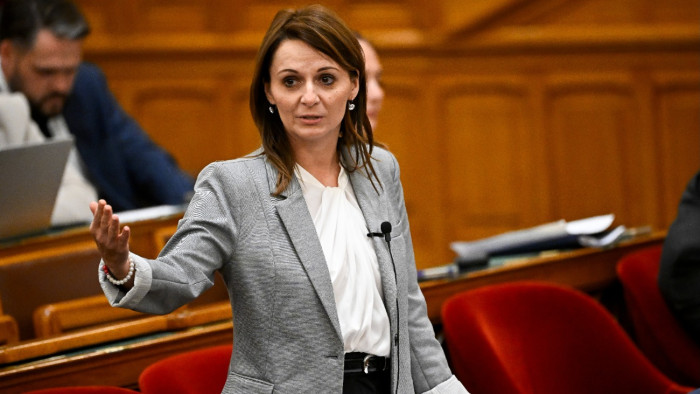 Újabb miniszteri feljelentés egy támogatási szerződés ügyében