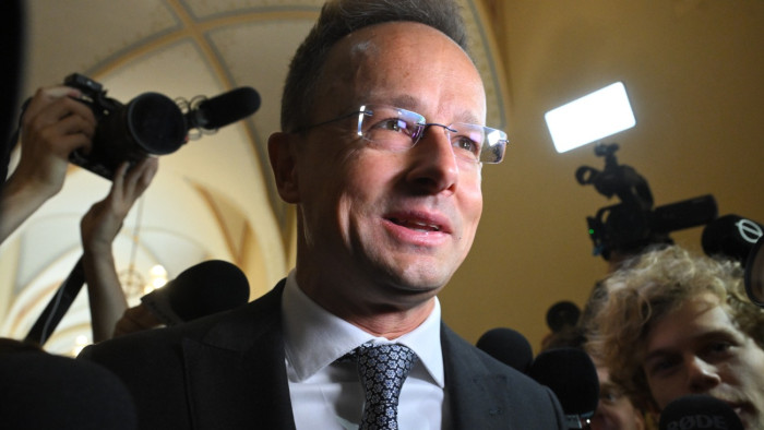 Itt a legújabb beszámoló Szijjártó Péter BYD-s bizottsági meghallgatásáról