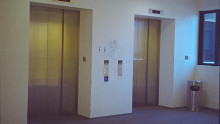 Leszakadt a szállodai lift egy kosárcsapat játékosai alatt