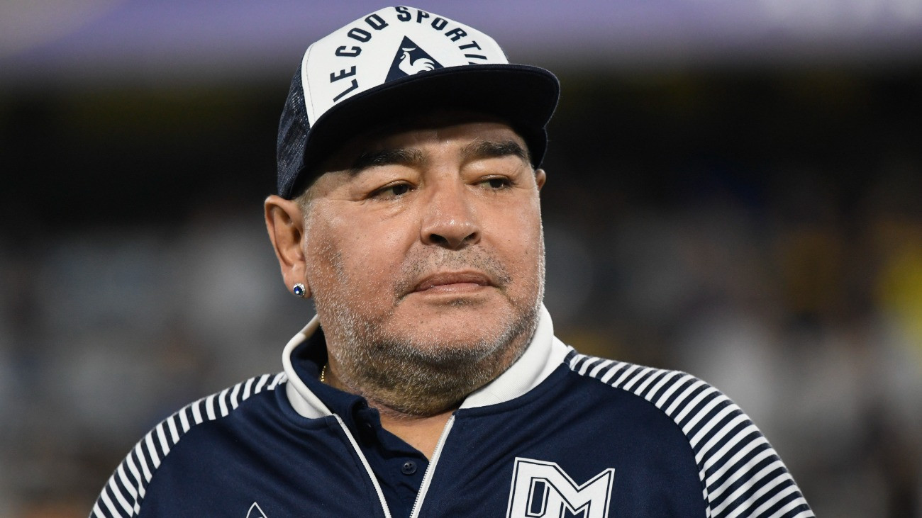 Vádat emeltek Diego Maradona orvosa ellen, szándékos emberölés miatt