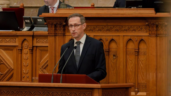 Varga Mihály jegybankelnök a palamentben: vagyonmentésre irányuló lépéseket tettünk