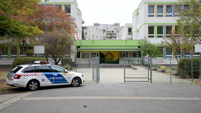 Két budapesti iskola bombafenyegetést kapott