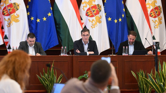 Virtuálisan folytatódott a csata a főváros rendkívüli közgyűlése után