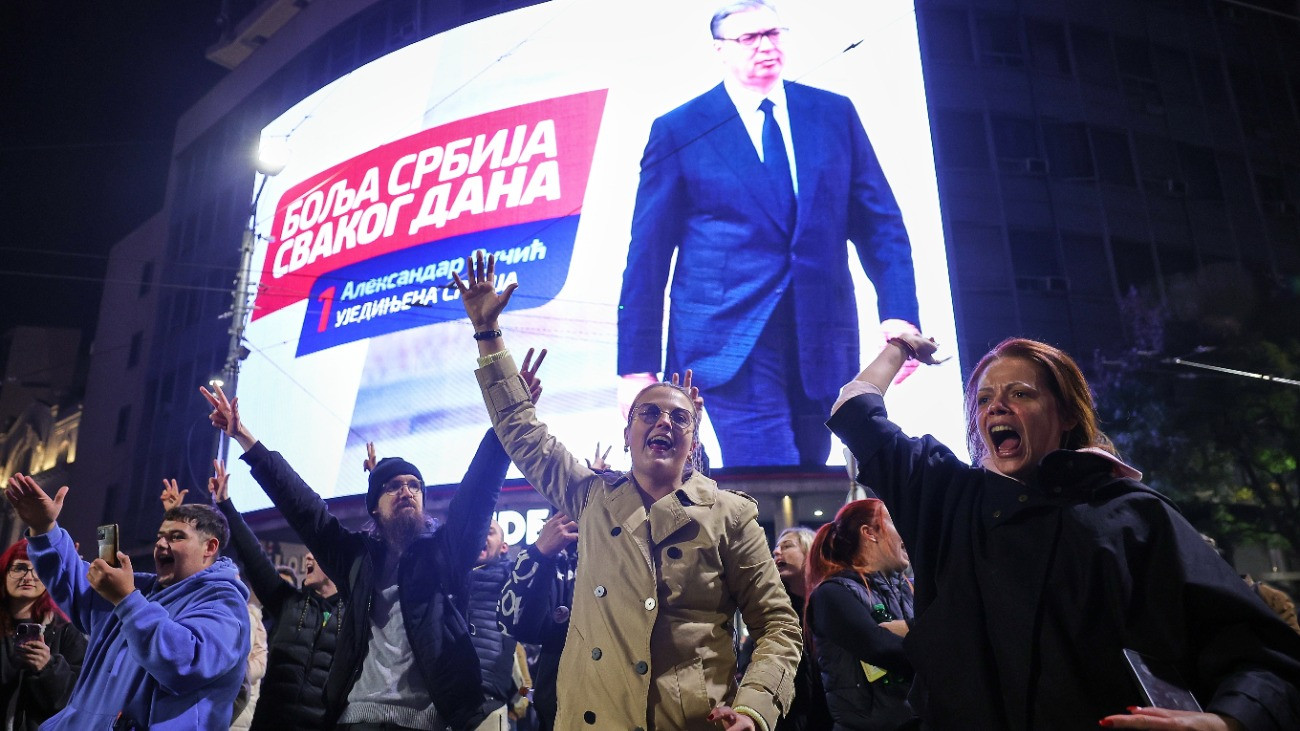 12 év után megbukott Aleksandar Vucic és rendszere Szerbiában, a volt elnök elismerte a vereségét