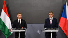 Magyar Péter Andrej Babissal tartott sajtótájékoztatót, Vitézy Dávid a nagysebességű vasútról beszélt